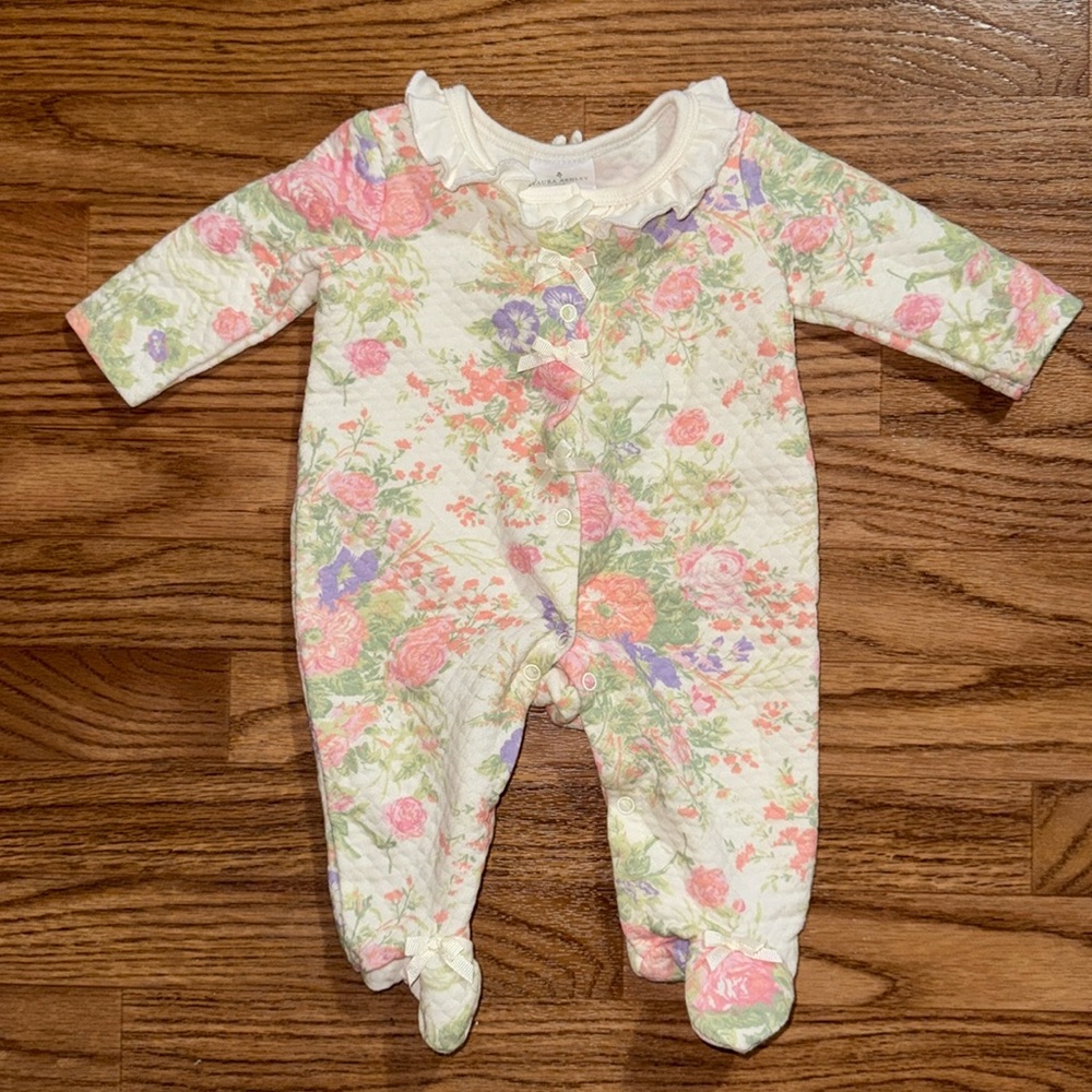 Laura Ashley Baby Sleepers Dainty PJ's 0-3 M Floral Adorable Girly Bows Frilly